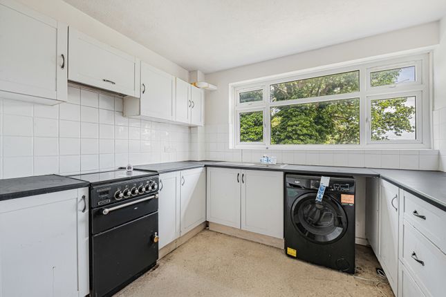 Flat 4, Chestnut Court, 14, Lancaster Road, London photo 3