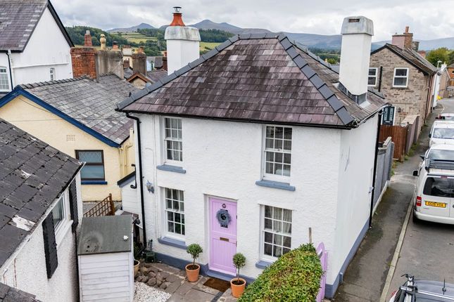 2-bed house on London Cottage, Maendu Street, Brecon, £225,000