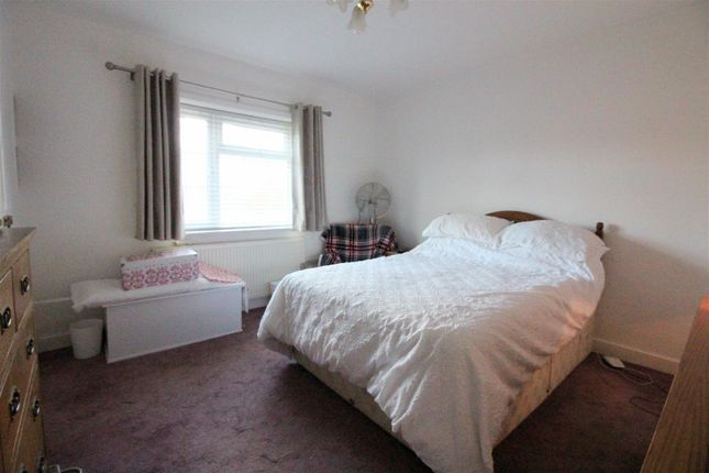 End terrace house for sale in Kenilworth Drive, Borehamwood