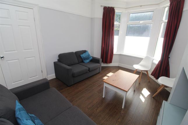 Whitchurch Road, Cardiff photo 2