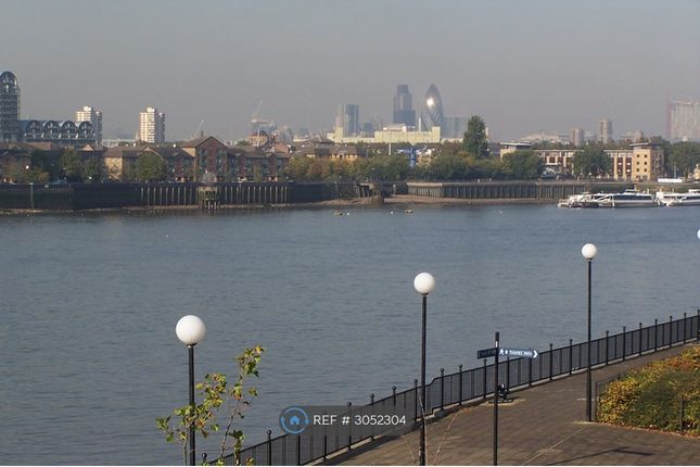 Flat, Ferguson Close, Canary Wharf photo 3