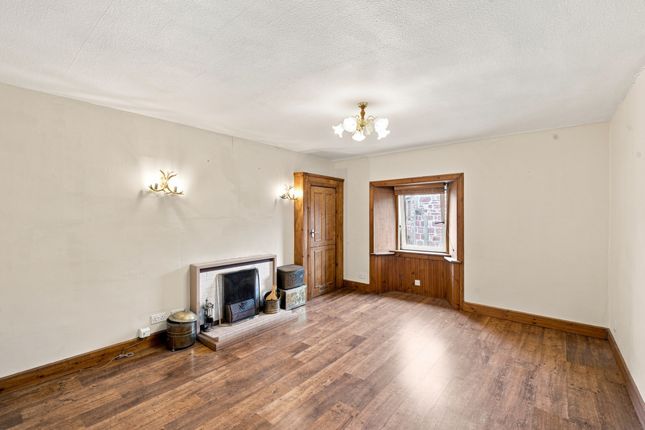 31, Glamis Road, Kirriemuir photo 2