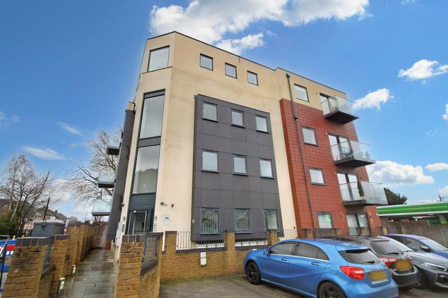 Thumbnail Flat for sale in Snakes Lane East, Woodford Green