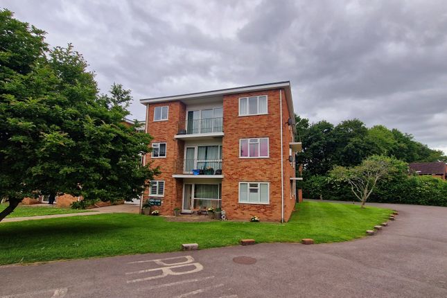 Thumbnail Flat to rent in Essex Court, Essex Drive, Taunton