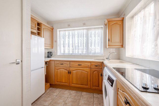 1 Patricia Close, Lowestoft photo 4