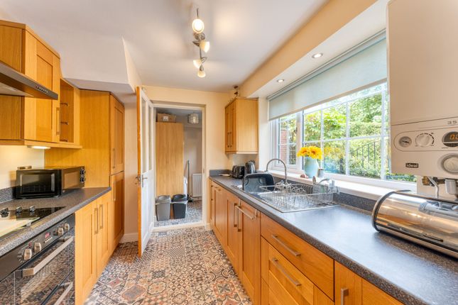 12 Holmefield Close, Worksop photo 4