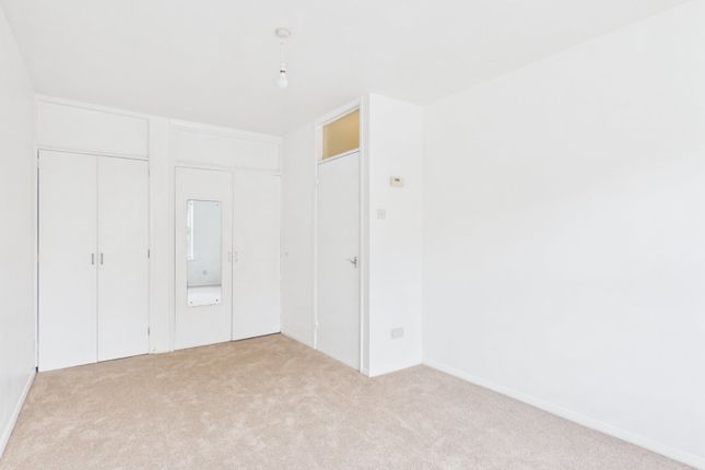 Flat 5, Crest House, 95-97, Church Road, Surrey photo 4