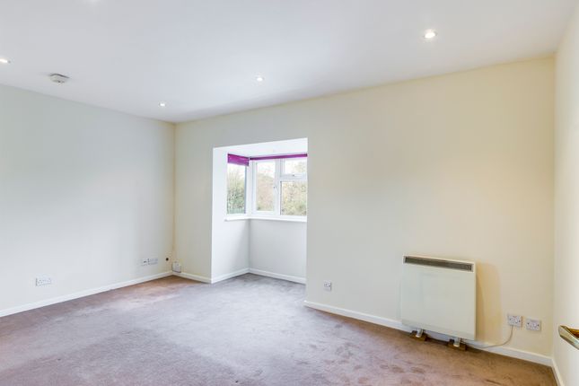 17, Rabournmead Drive, Northolt photo 3