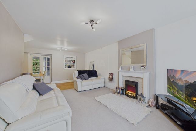 20 Grange Farm Close, Warrington photo 4