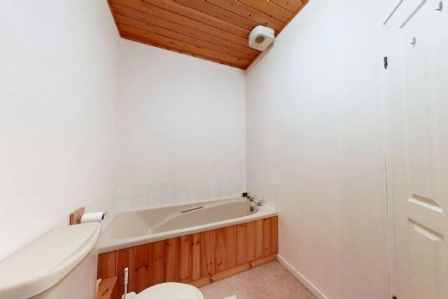 68, Crescent Lodge, Northampton photo 4