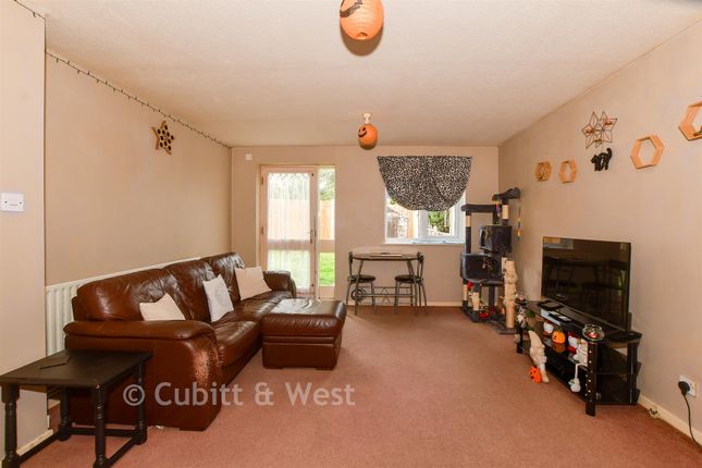 24, Ramblers Way, Crawley photo 2