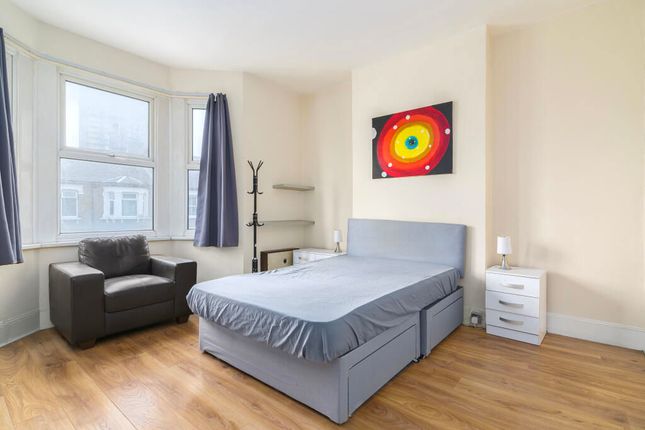 4 Bedroom Flat in TW3 1LD