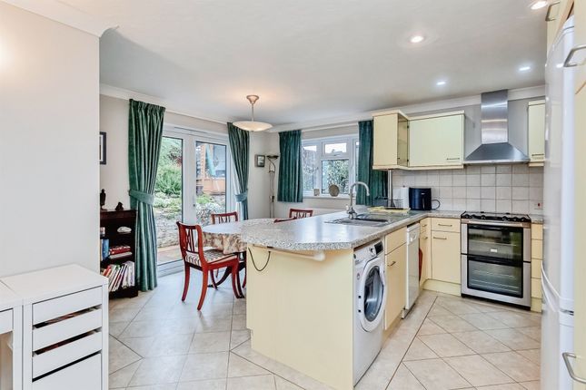 8, Nene Court, Kettering photo 3