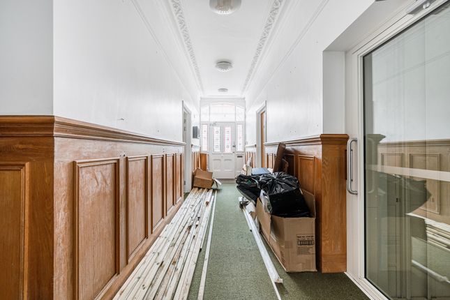 9, Longfield Road, London photo 3