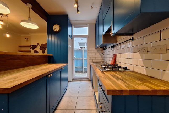 112, Marvels Lane, London photo 2