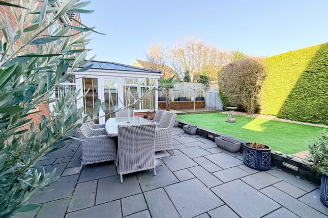 1, Newmill Gardens, Pontyclun photo 2