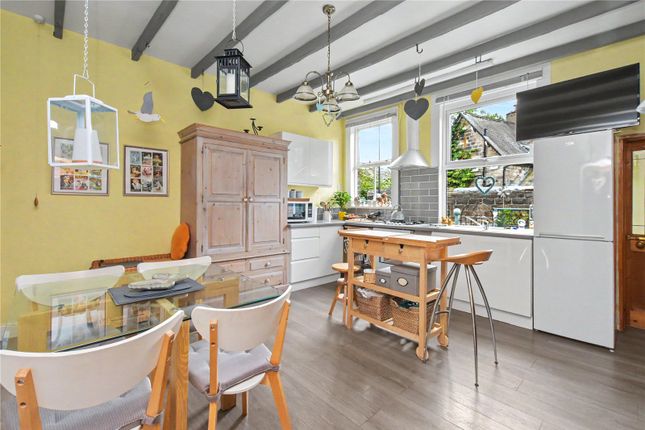 30, Heathfield Terrace, West Yorkshire photo 4