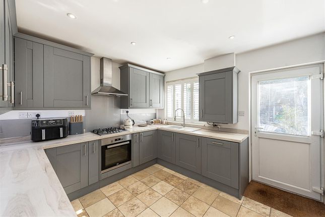 107, High Street, Kimpton photo 2