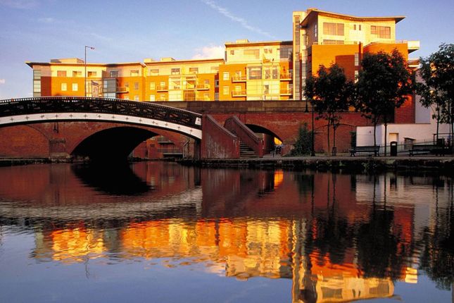 2-bed flat on 5, Deansgate Quay, Manchester, £229,950