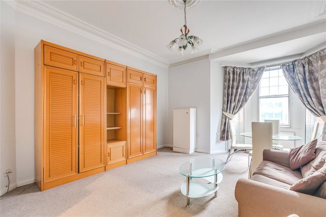 Flat to rent in Cromwell Road, London