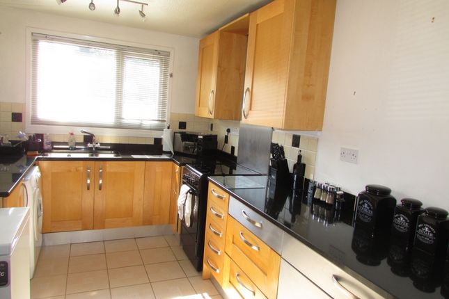 93, Tirrington, Peterborough photo 3