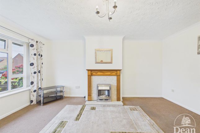 Tufthorn Avenue, Coleford photo 3