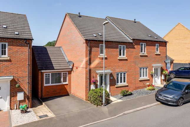 20 Virginia Crescent, Burton Latimer-2.Jpg