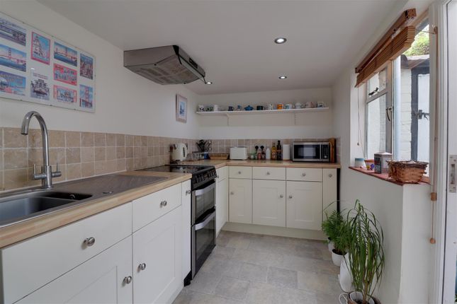 2 Henley Villas, Uplands Road, Stroud photo 3