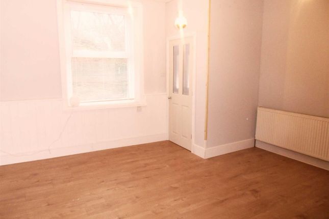 12, Varley Street, Leeds photo 4