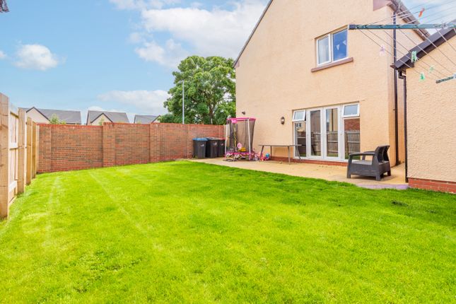 22, Orchid Way, Dumfries photo 4
