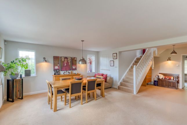 44, Trees Road, High Wycombe photo 4