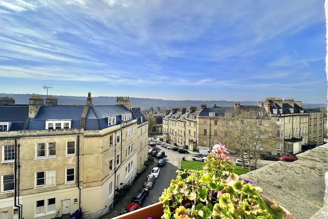 8,Flat 9, Portland Place, Bath photo 4