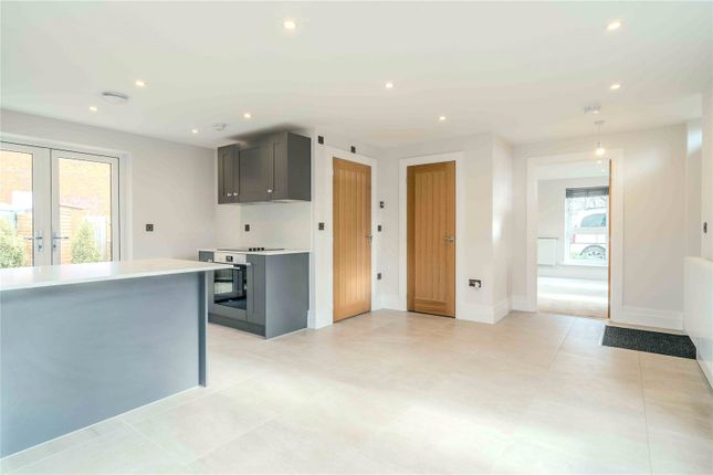 1 Fairmont, Bishops Cleeve photo 2