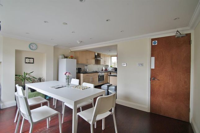 11 Milton Place, Gravesend photo 4
