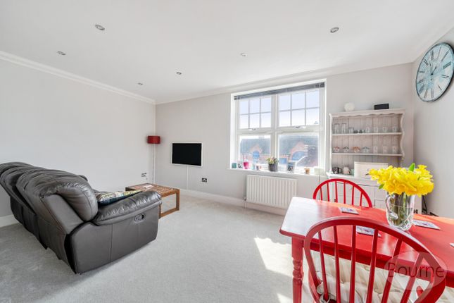 Flat 3, Hale House, 1, Hale Road, Farnham photo 2