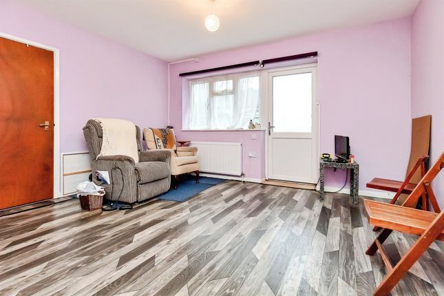 7, Doris Road, KETTERING photo 4
