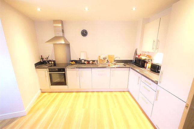 Flat to rent in Crescent Road, Brentwood, Essex