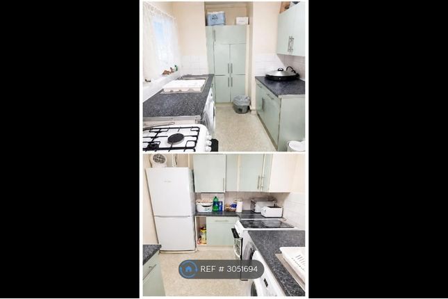 Flat, Comus House Congreve St, London photo 2