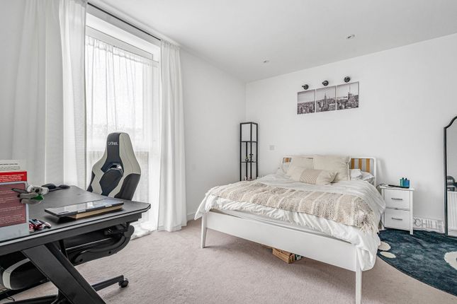 Flat 8, Gem House,, Station Road North, Surrey photo 4