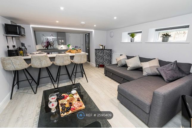 Lounge/Kitchen