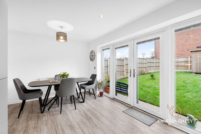 2, Palmer Close, Preston photo 4