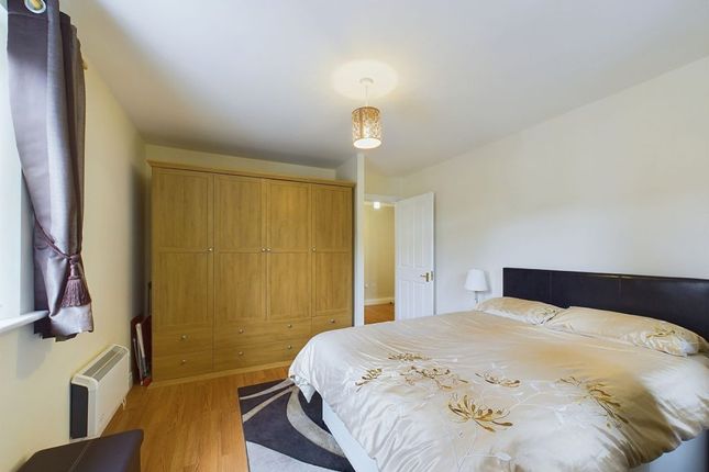 Flat for sale in Whitehall Landing, Whitby