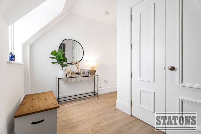 Flat 8 Heamoor House, 1, Trento Mews, Barnet photo 2