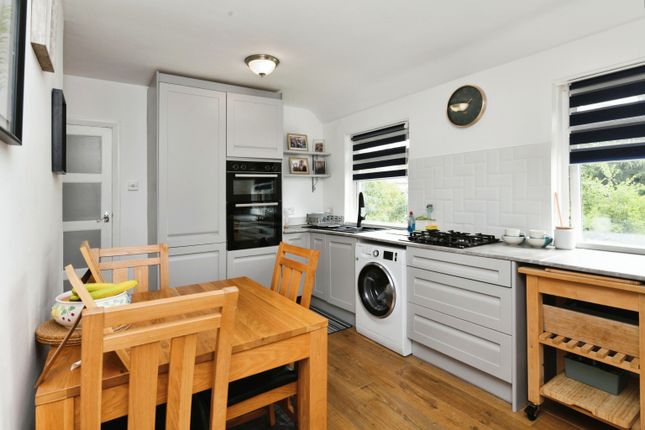 Kings Road, Essex photo 3