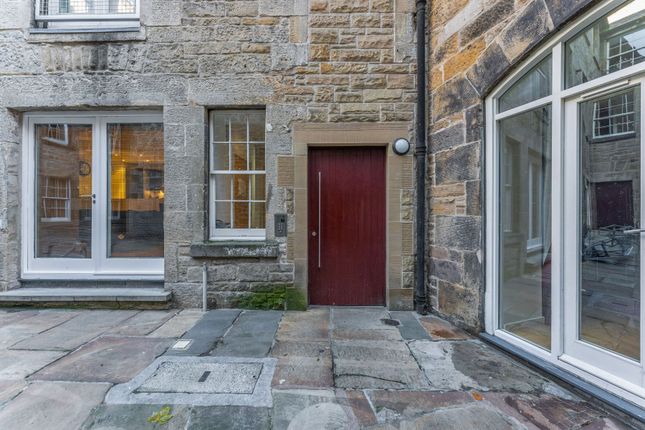 Flat to rent in Edmonstones Close, Edinburgh