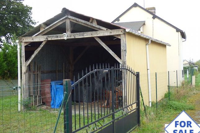 Detached house for sale in Javron-Les-Chapelles, Pays-De-La-Loire, 53250, France