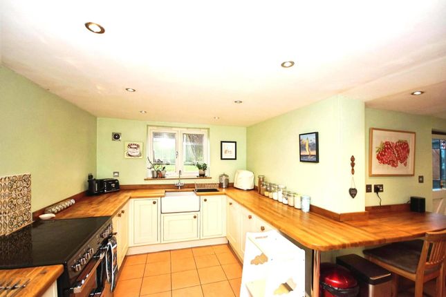 36, Chapel Street, Gloucestershire photo 2