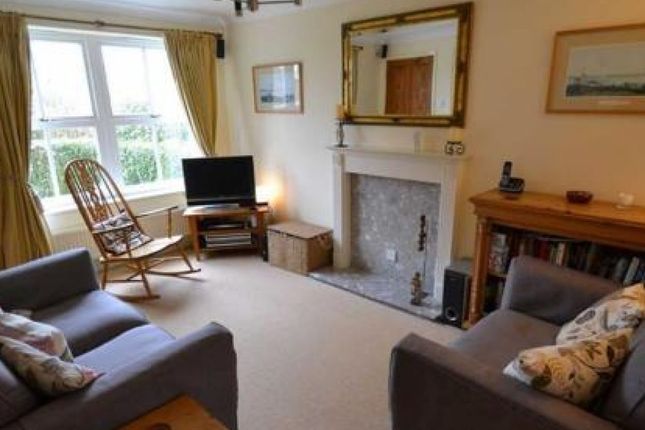 9, Bluebell Way, Thatcham photo 2