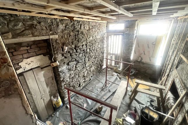 1 Swan Terrace, Tonypandy photo 2