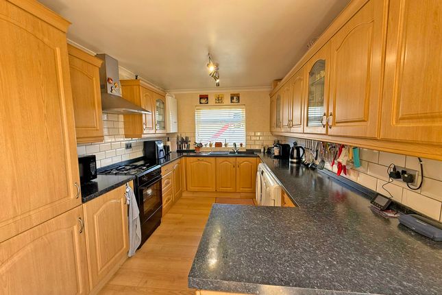 12, Meadow Close, Scarborough photo 4